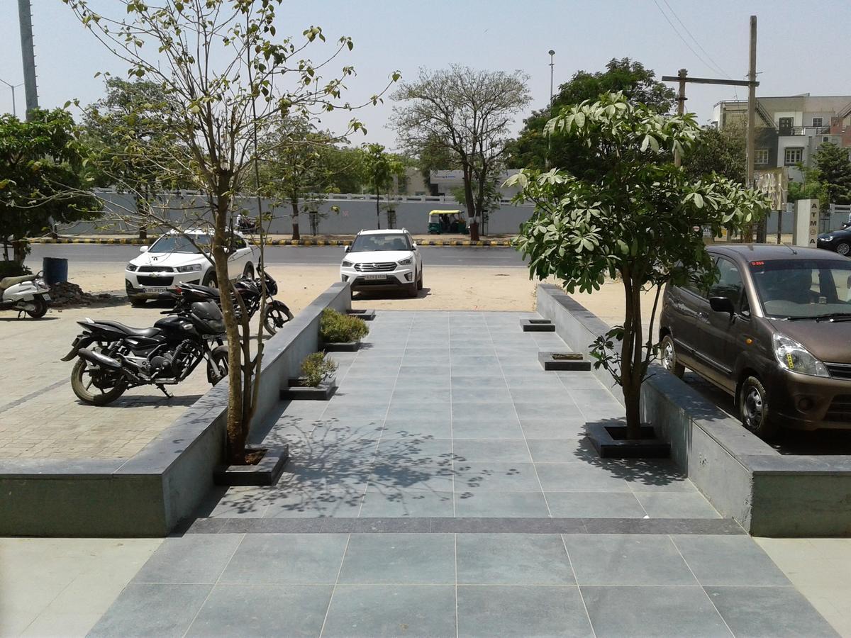 Hotel Citizen Inn Ahmedabad Bagian luar foto