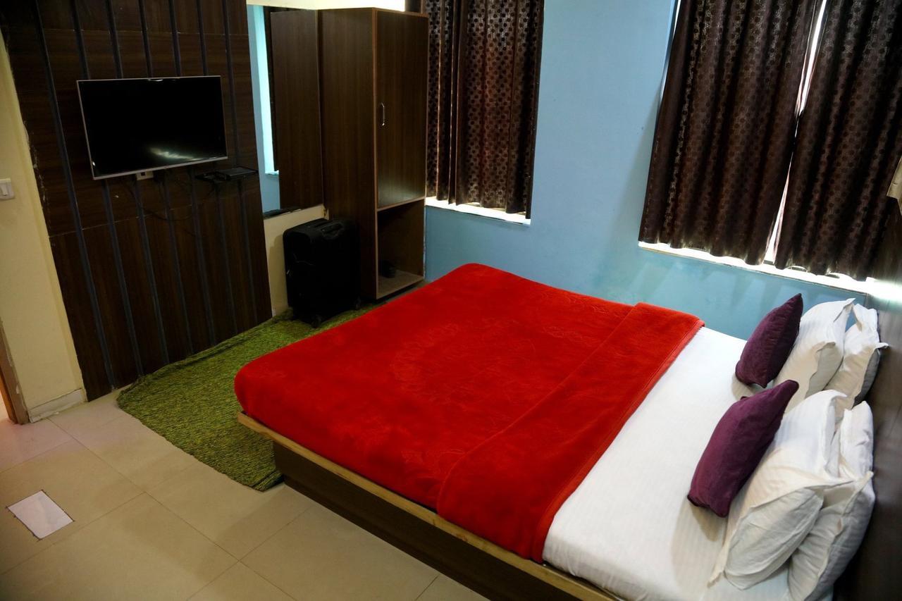 Hotel Citizen Inn Ahmedabad Bagian luar foto
