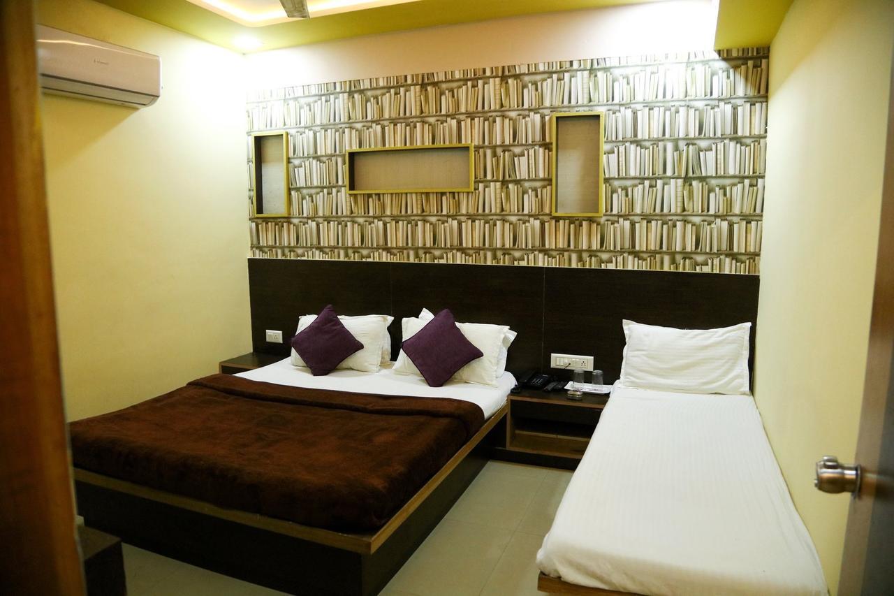 Hotel Citizen Inn Ahmedabad Bagian luar foto